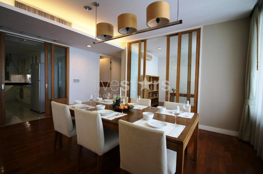 Appartement de 3 chambres à louer à Sukhumvit près du BTS Phromphong, photo 2