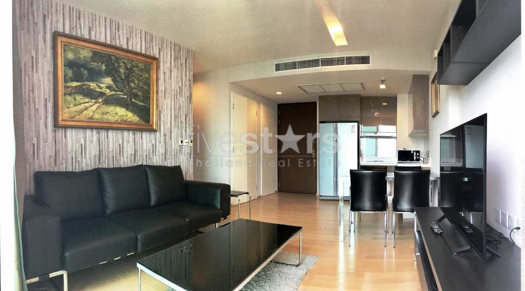 Appartement moderne de 2 chambres à louer près du BTS Thonglor