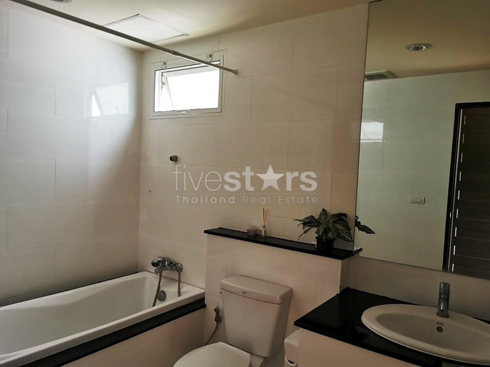 Appartement de 2 chambres à louer près du BTS Phromphong, photo 6