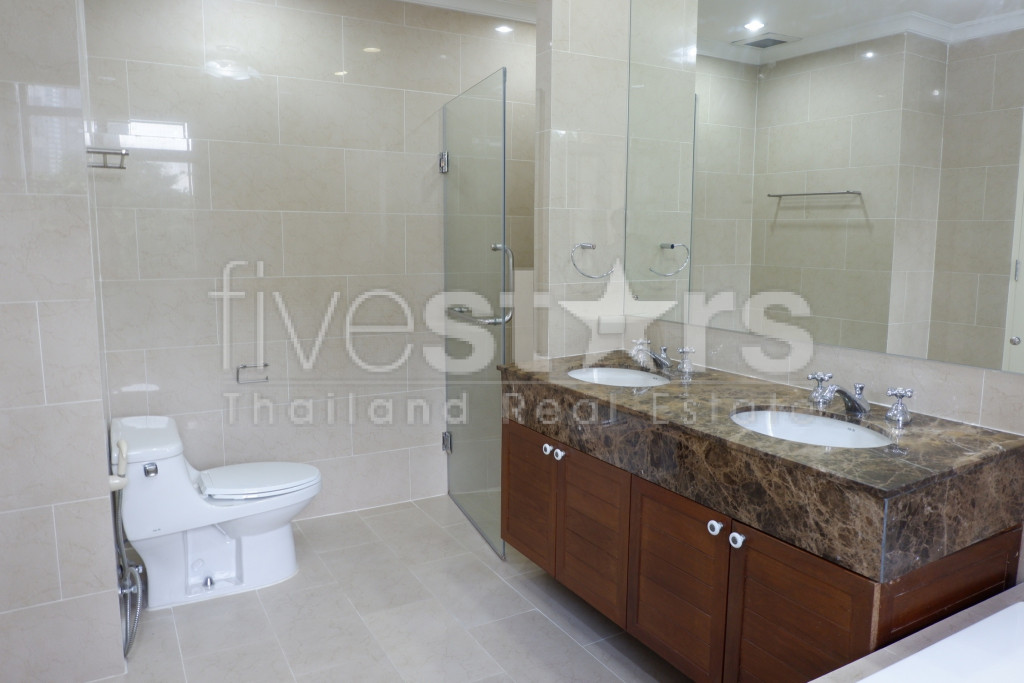 Appartement de 2 chambres près du BTS Phromphong, photo 8