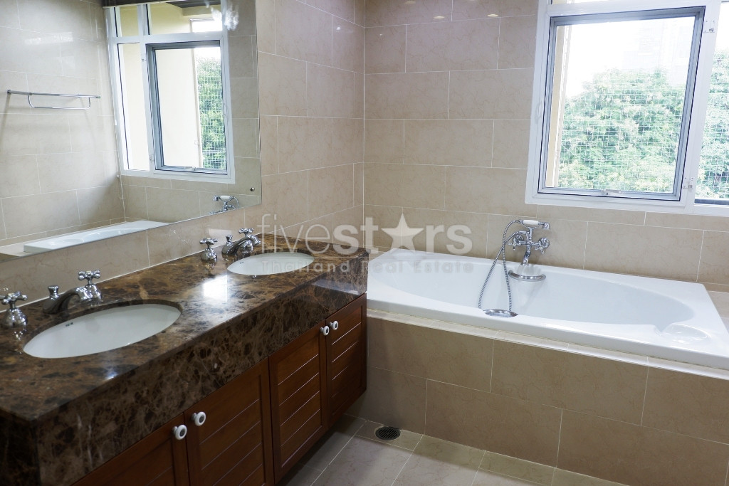 Appartement de 2 chambres près du BTS Phromphong, photo 9