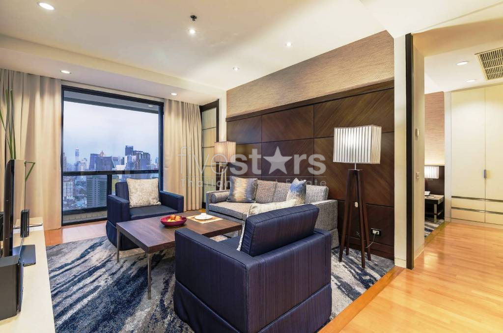 Service apartment 3 bedrooms for rent close to BTS Phromphong