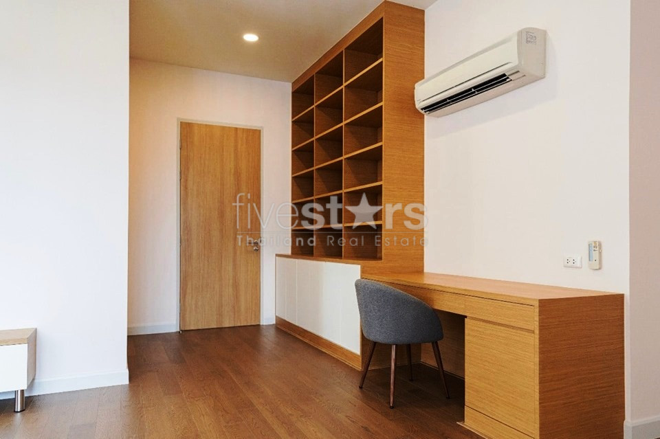 Duplex Penthouse 3 bedrooms apartment for rent near BTS Phromphong, photo 14