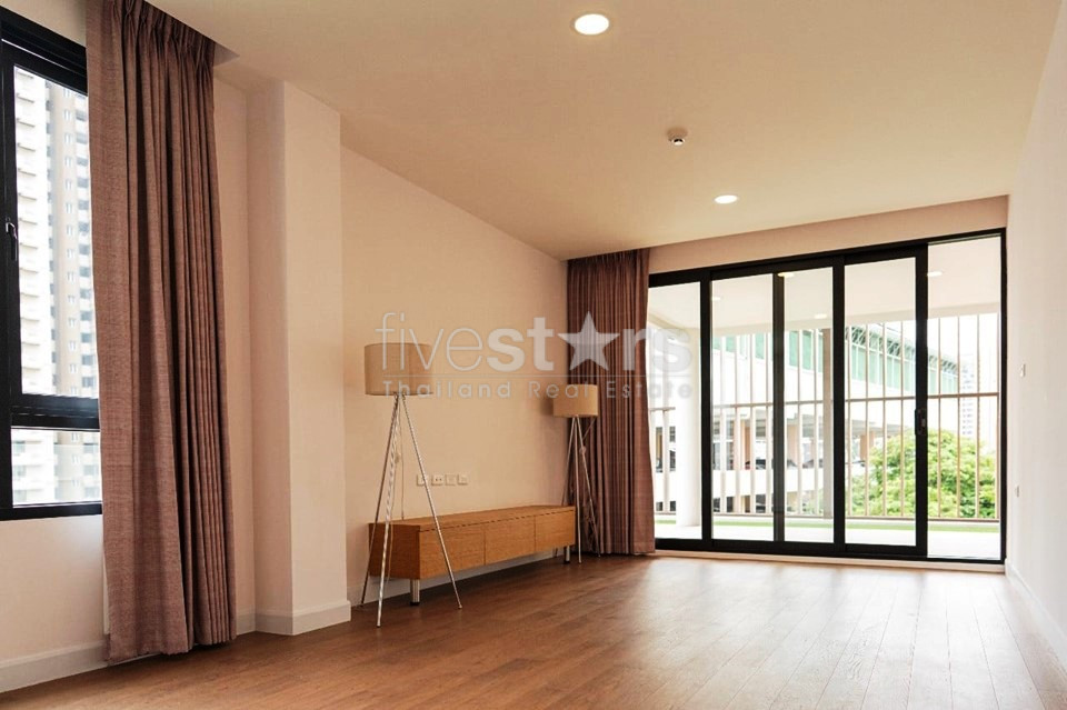 Duplex Penthouse 3 bedrooms apartment for rent near BTS Phromphong, photo 13