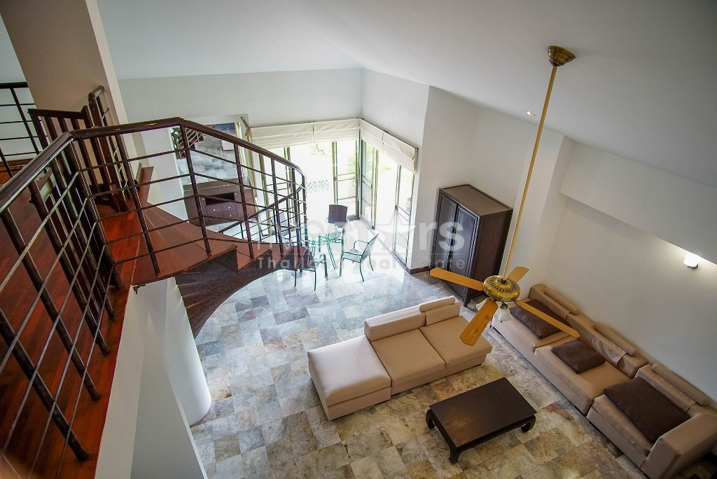 Unique appartement en Duplex de 4 chambres à louer près du BTS Phromphong, photo 3
