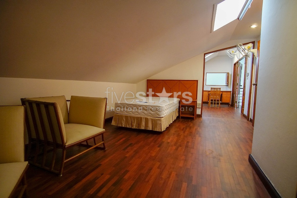 Unique appartement en Duplex de 4 chambres à louer près du BTS Phromphong, photo 15