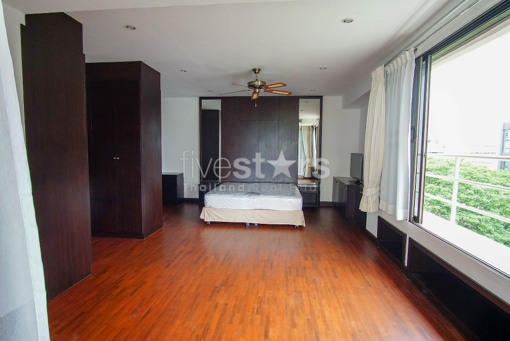 Unique appartement en Duplex de 4 chambres à louer près du BTS Phromphong, photo 17