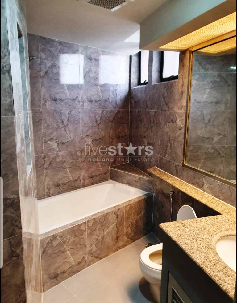 Appartement rénové de 3 chambres à louer à Phromphong, photo 12