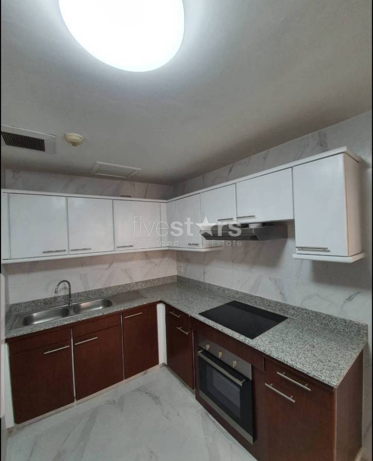 Appartement rénové de 3 chambres à louer à Phromphong, photo 11