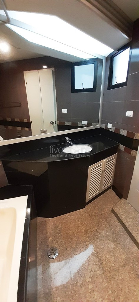 Appartement en duplex de 4 chambres proche du BTS Phomphong, photo 21