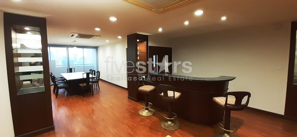 Appartement en duplex de 4 chambres proche du BTS Phomphong, photo 5