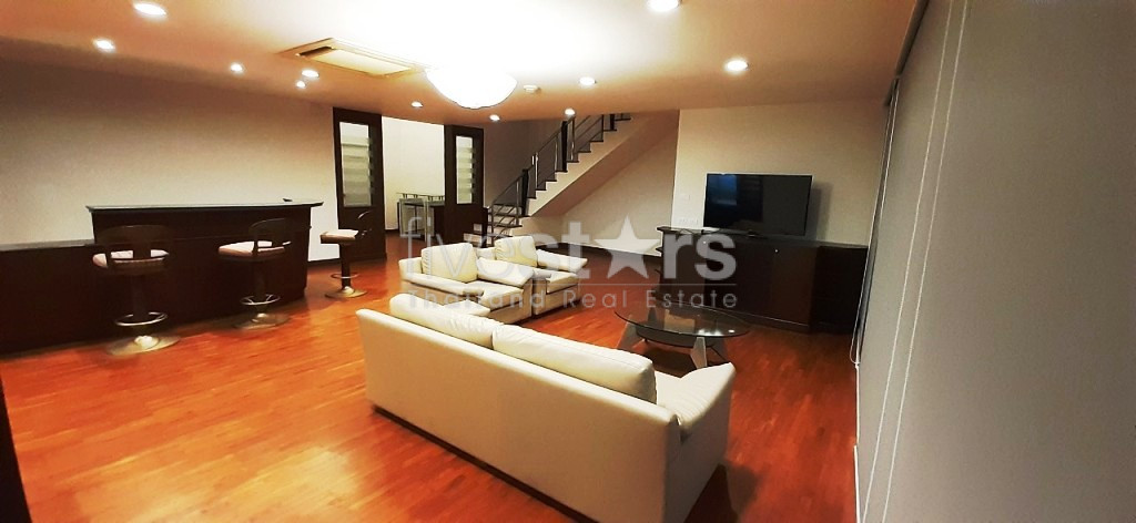 Appartement en duplex de 4 chambres proche du BTS Phomphong