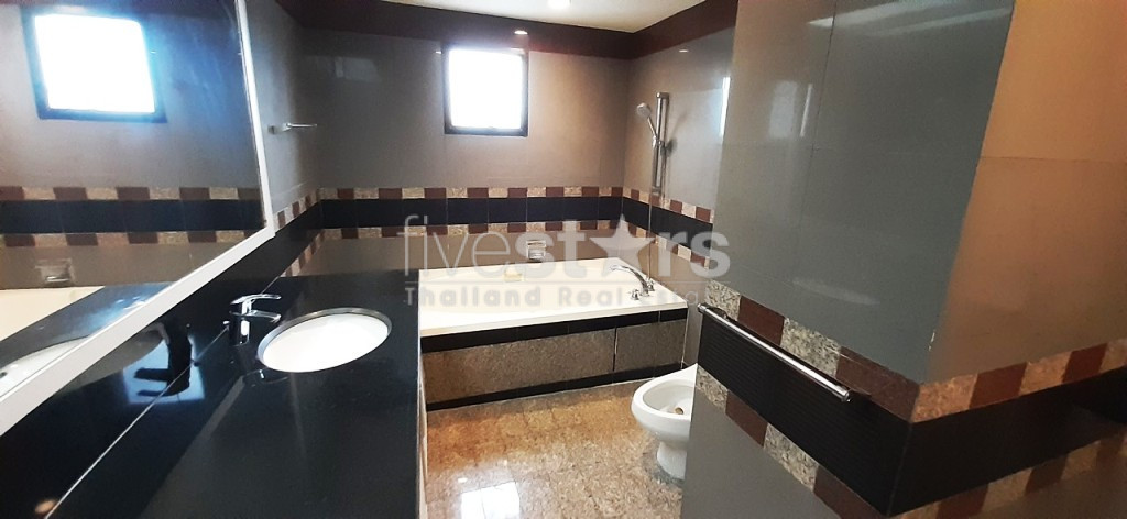 Appartement en duplex de 4 chambres proche du BTS Phomphong, photo 19