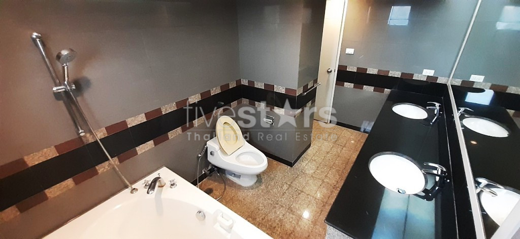Appartement en duplex de 4 chambres proche du BTS Phomphong, photo 18