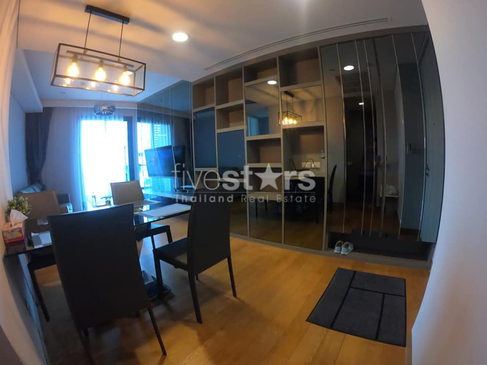 Appartement de 2 chambres à louer à 10 minutes du BTS Phromphong