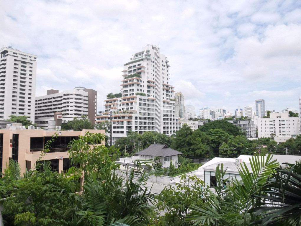Duplex moderne et spacieux de 3 chambres quartier Phromphong, photo 3