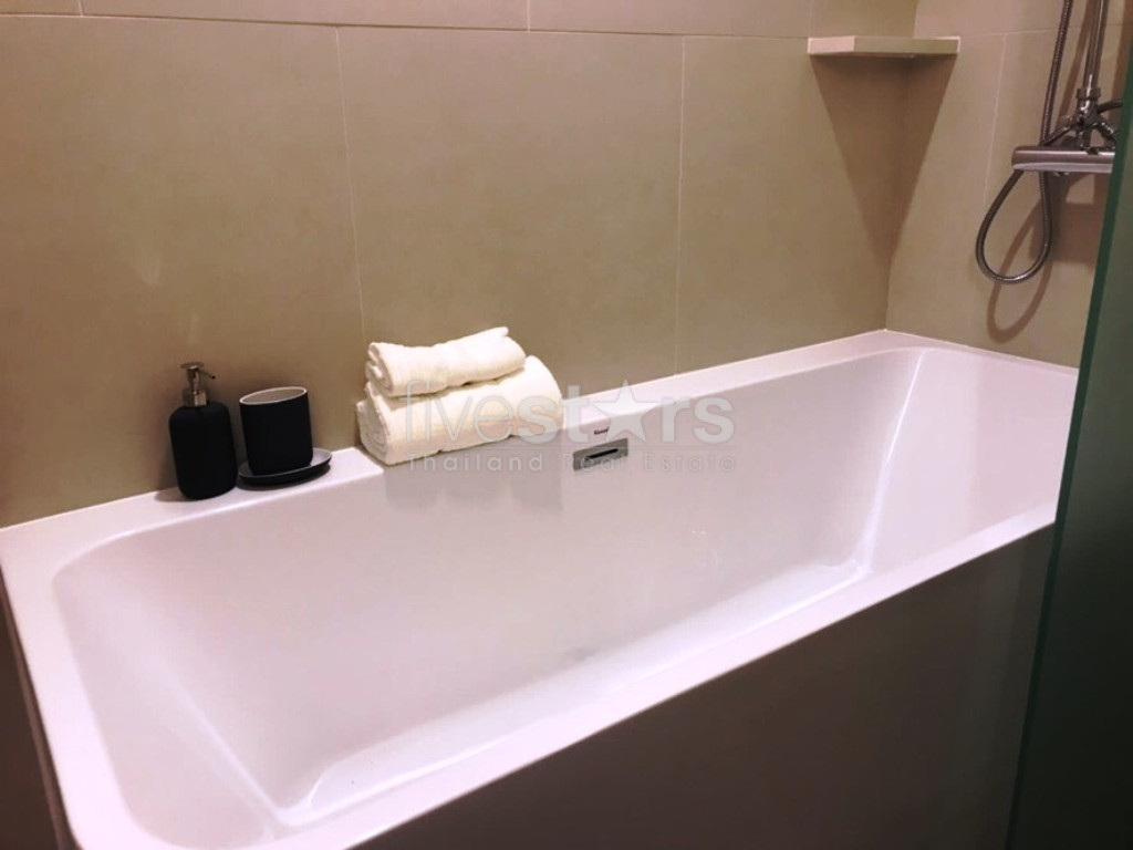 2 bedrooms condo for rent near BTS Phromphong, photo 11