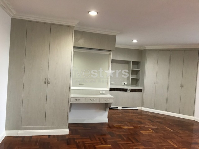 Appartement de 4 chambres à louer avec jardin privatif près du BTS Phromphong, photo 6