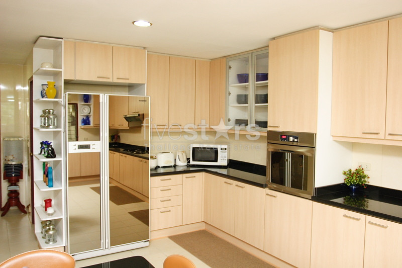 Appartement de 4 chambres à louer avec jardin privatif près du BTS Phromphong, photo 10
