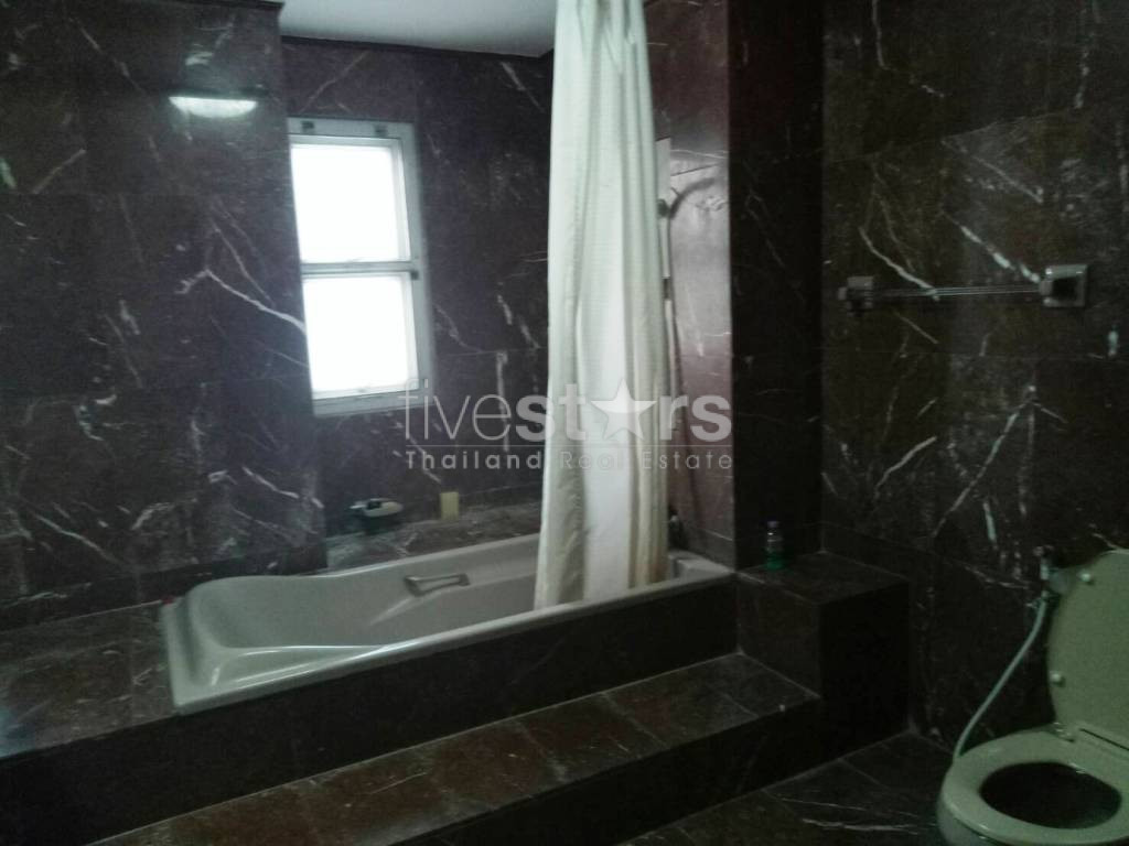 Pet friendly 4 bedrooms apartment for rent in Sukhumvit, photo 17