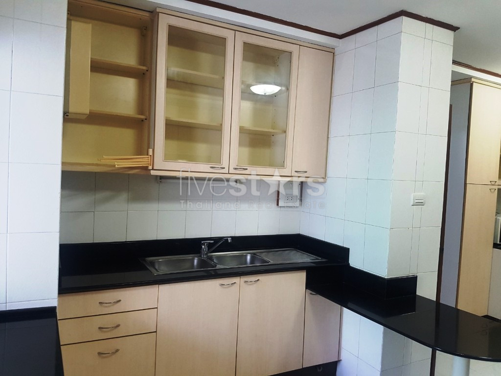 Pet friendly 4 bedrooms apartment for rent in Sukhumvit, photo 6