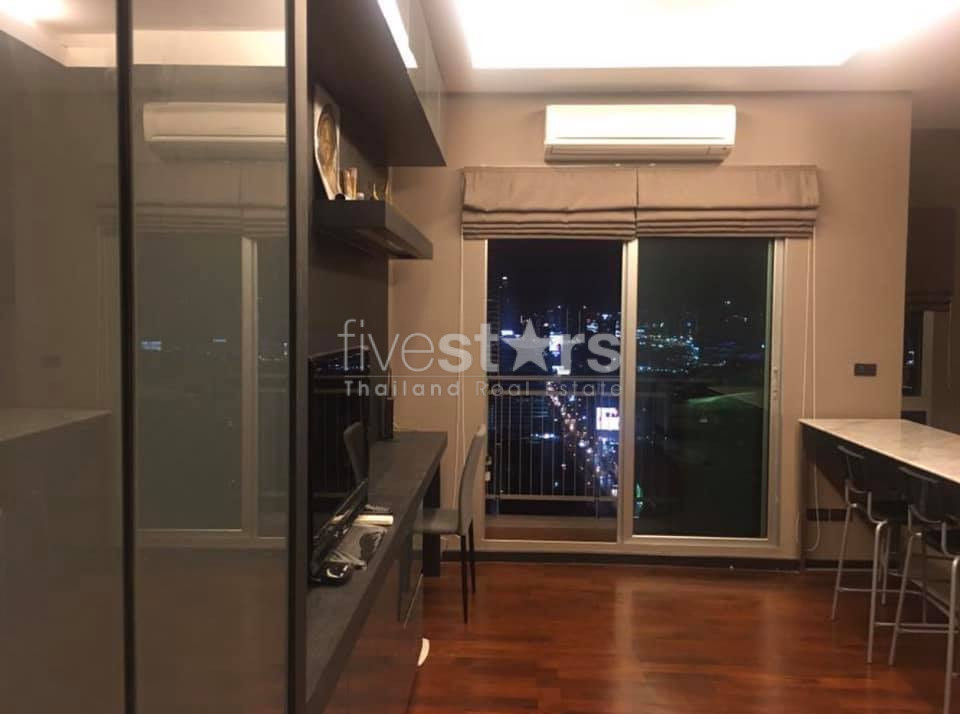 2 bedrooms condo for sale in Thonglor
