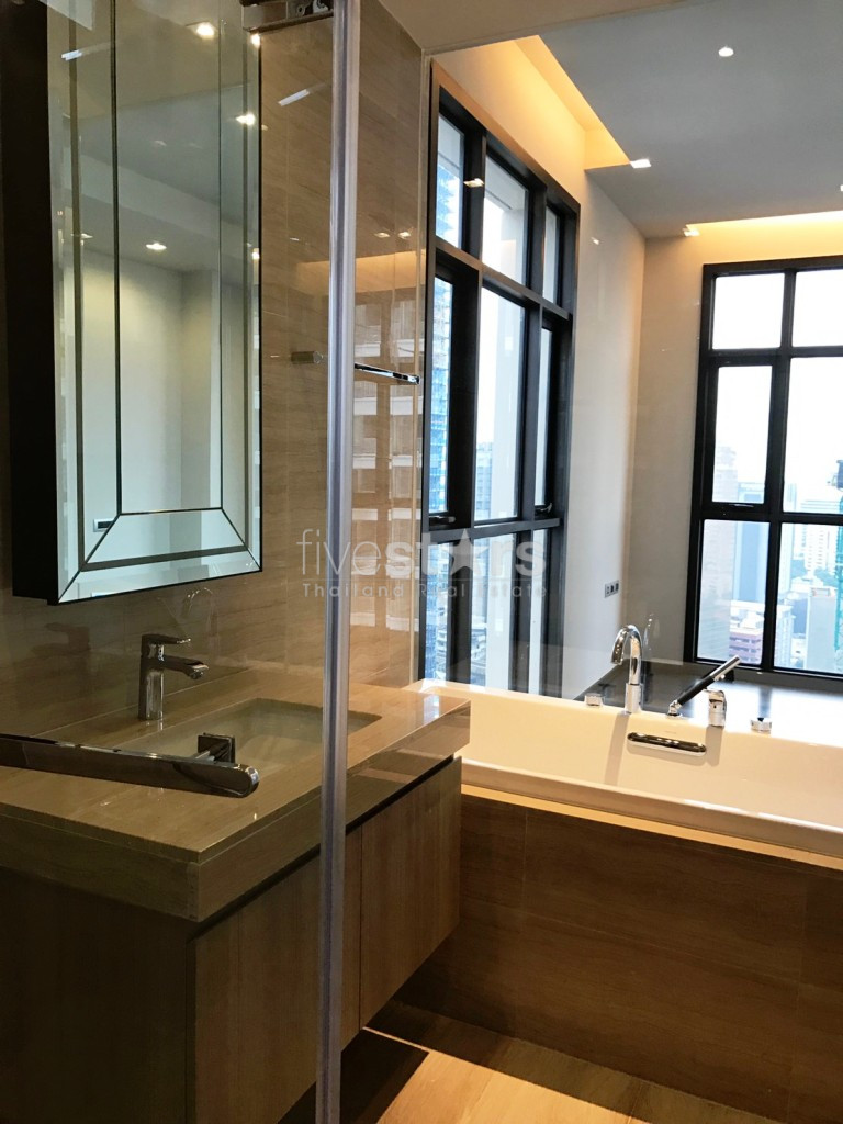 2 bedrooms condo for rent near BTS Phromphong, photo 9