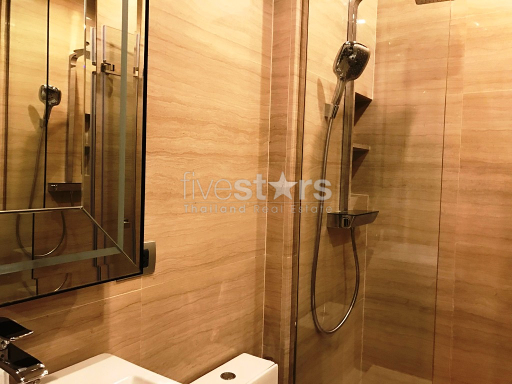 2 bedrooms condo for rent near BTS Phromphong, photo 13