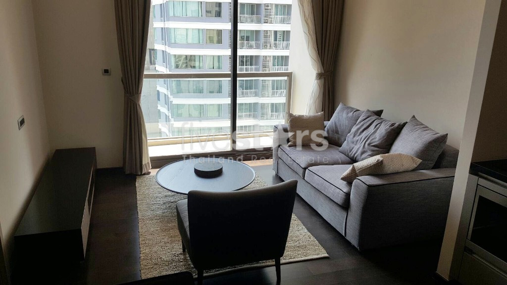 2 bedrooms condo for rent near BTS Phromphong