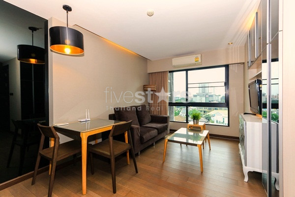 Garden view 1 bedroom condo for sale close to BTS Thonglor Station