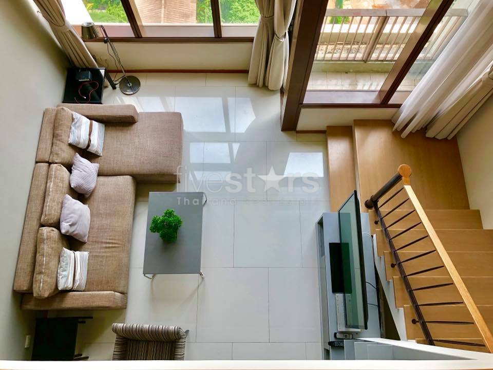 Duplex 1 bedrooms condo for rent in Sukhumvit near Phromphong