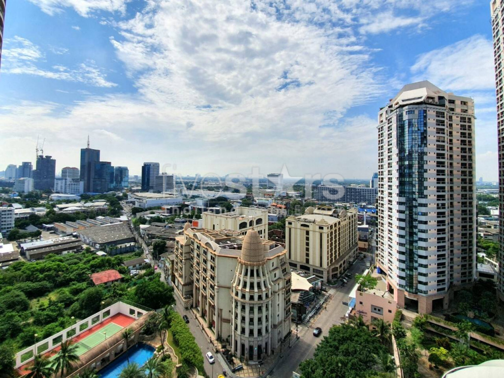 Modern 2  bedrooms condo for sale in Phromphong, photo 4