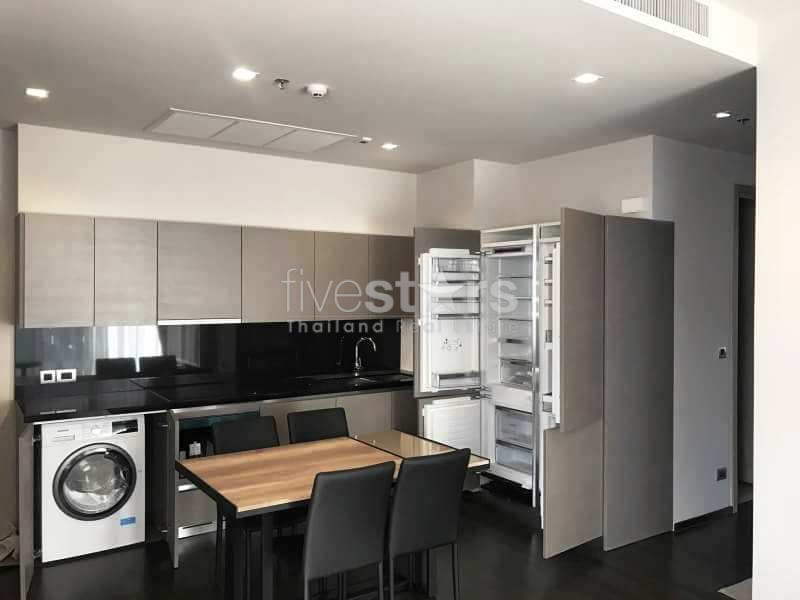 Appartement de 2 chambres à vendre près de la station de BTS Phromphong, photo 3