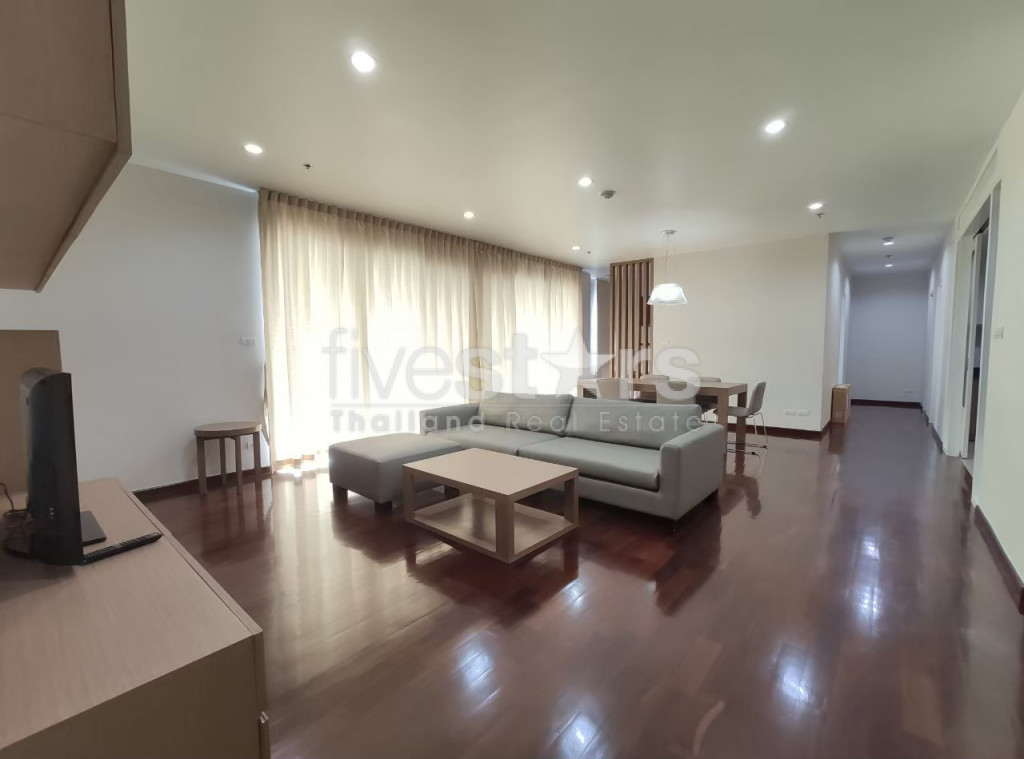 Appartement avec 2 chambres à louer près du BTS Phromphong