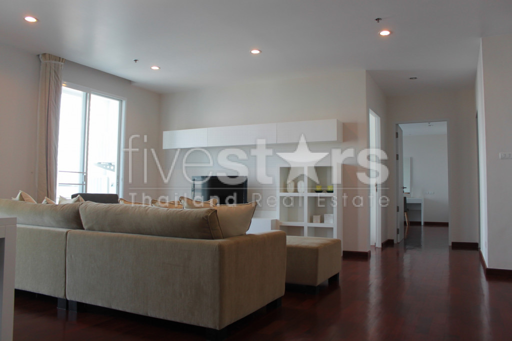 Appartement de 2 chambres à louer près du BTS Phromphong