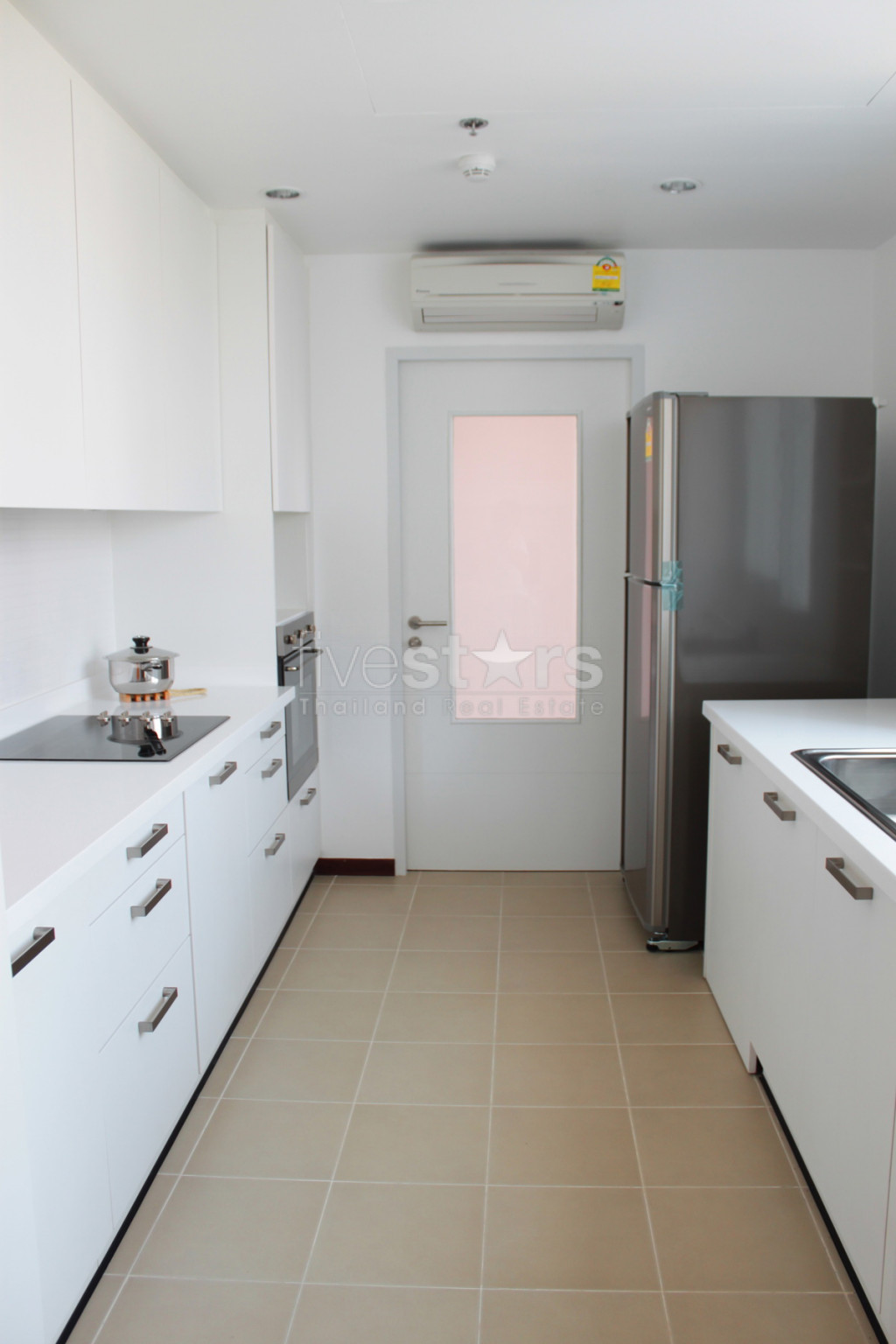 Appartement de 2 chambres à louer près du BTS Phromphong, photo 4