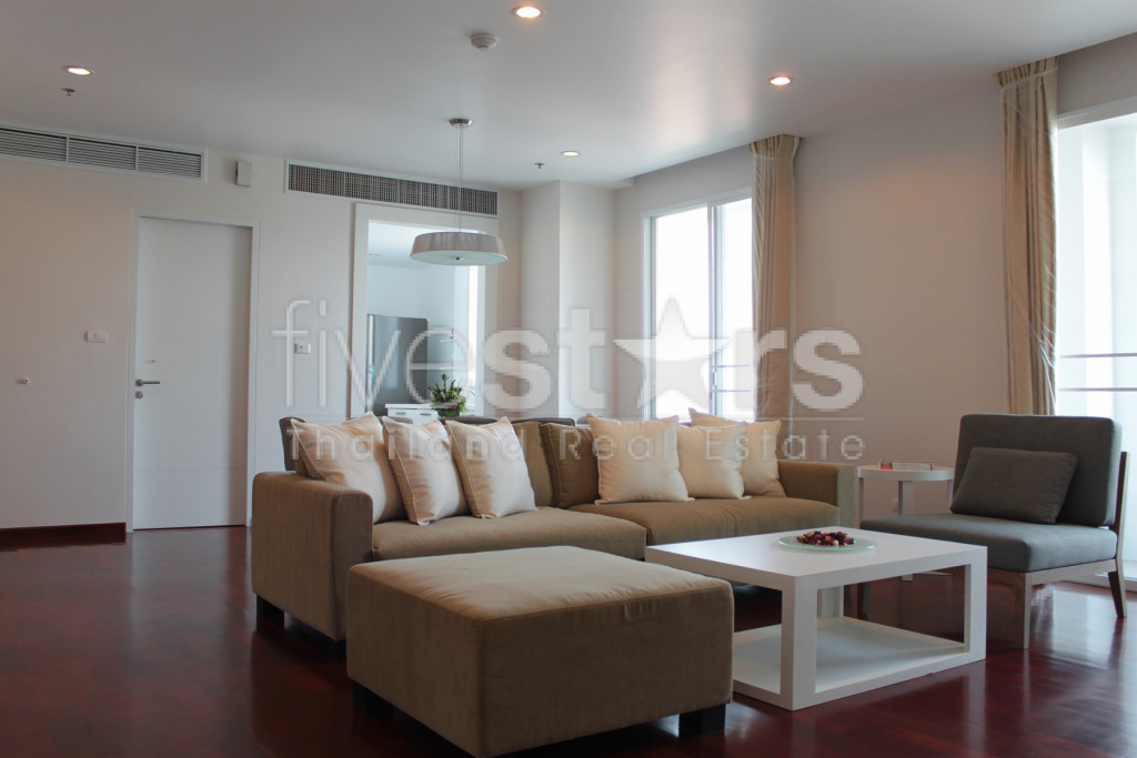 Appartement de 2 chambres à louer près du BTS Phromphong, photo 2