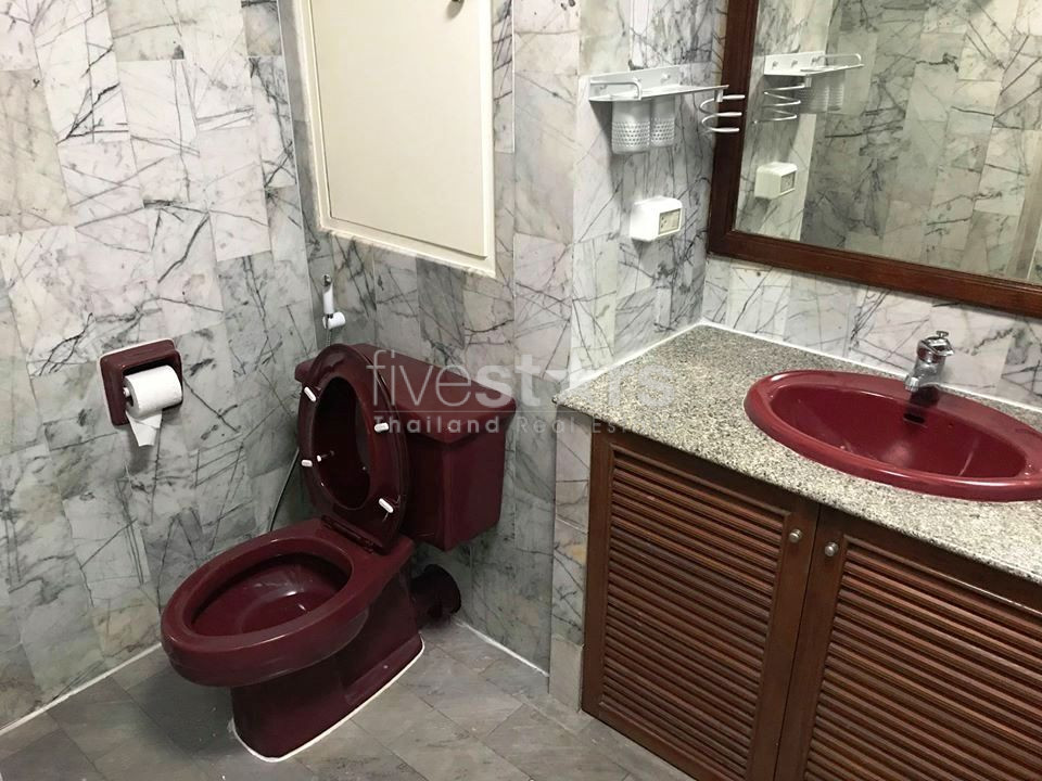 Appartement spacieux avec 2 chambres à louer à Phromphong, photo 11