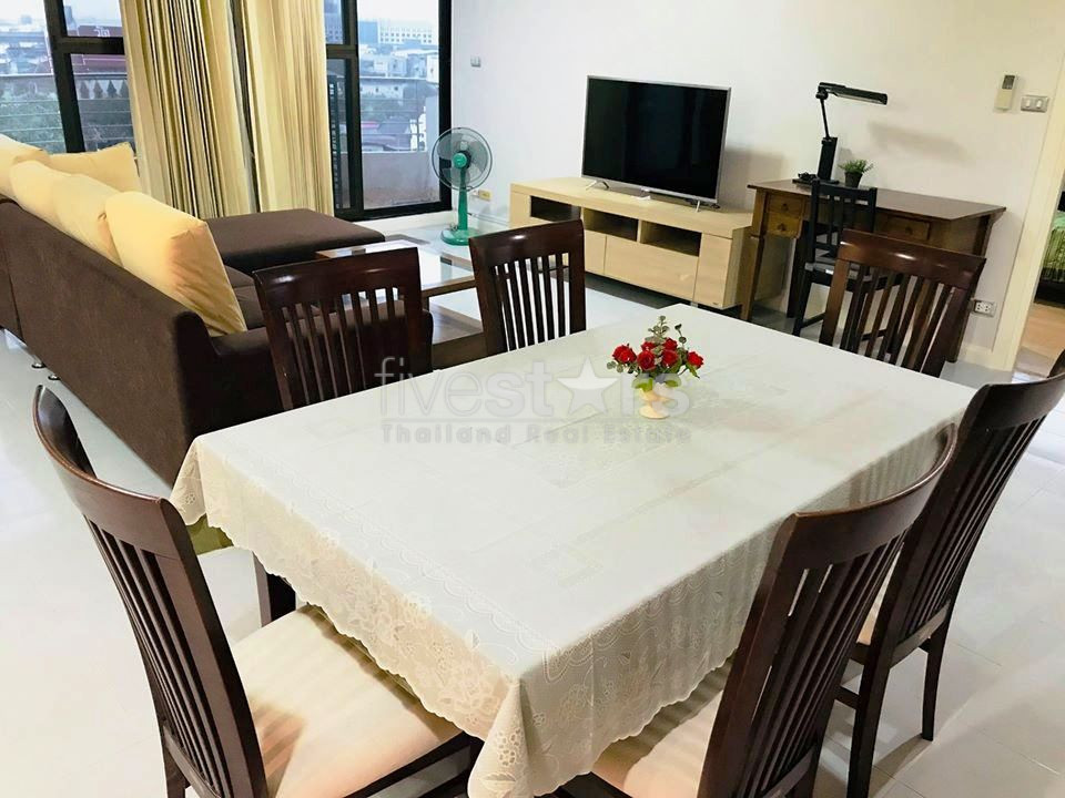 Appartement spacieux avec 2 chambres à louer à Phromphong, photo 4