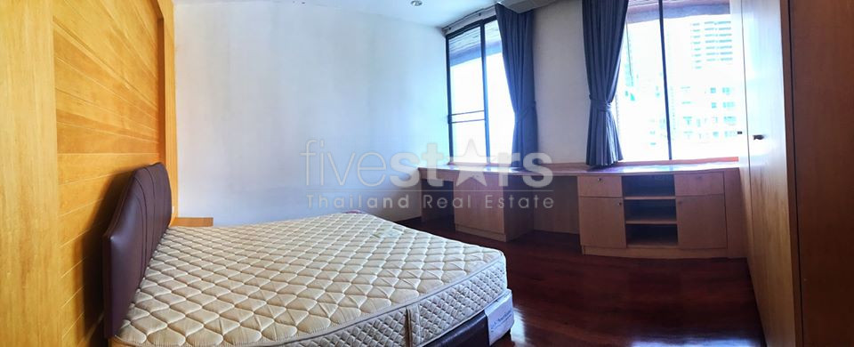 3 bedrooms condo for rent near BTS Phromphong, photo 6