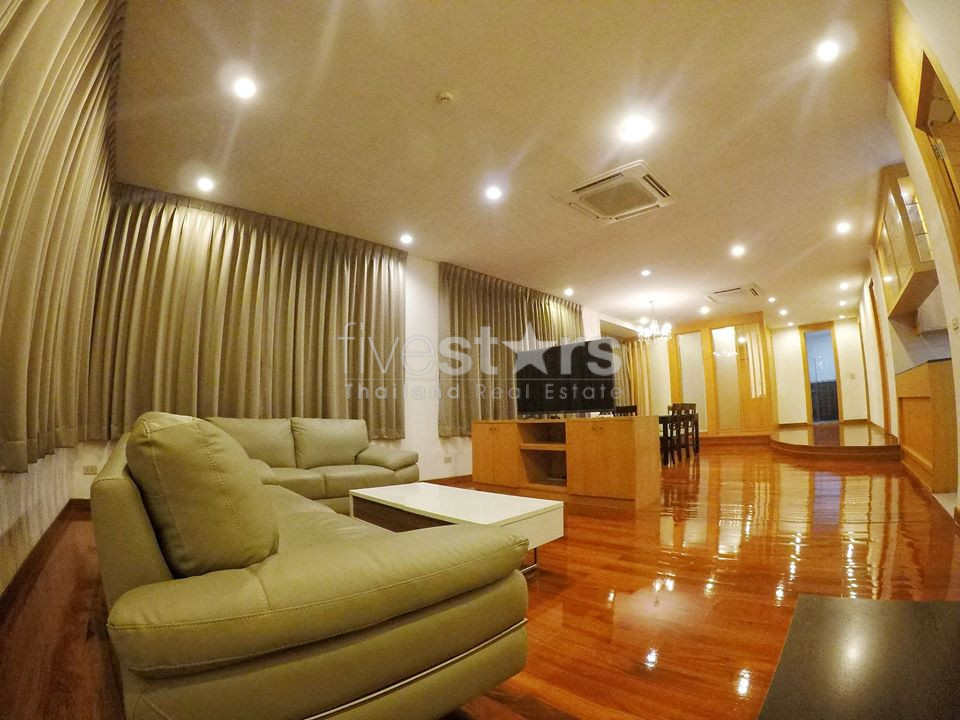 3 bedrooms condo for rent near BTS Phromphong