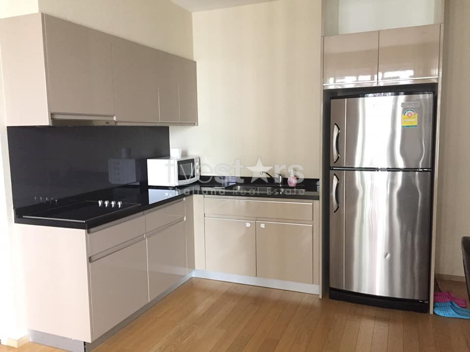 2 bedrooms condo for rent near BTS Phromphong