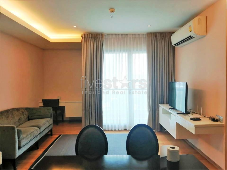 2 bedrooms condo for rent in Phromphong