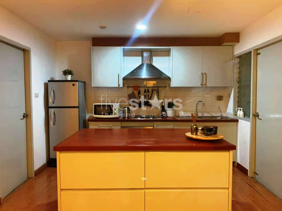 Appartement de 3 chambres à louer à Sukhumvit dans le quartier de Phromphong