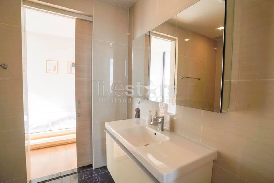 Appartement de 2 chambres à louer près du BTS Phromphong, photo 6