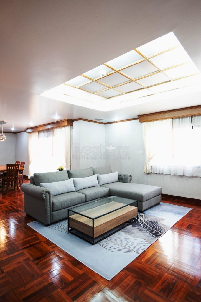 Appartement spacieux de 3 chambres à louer à Thonglor