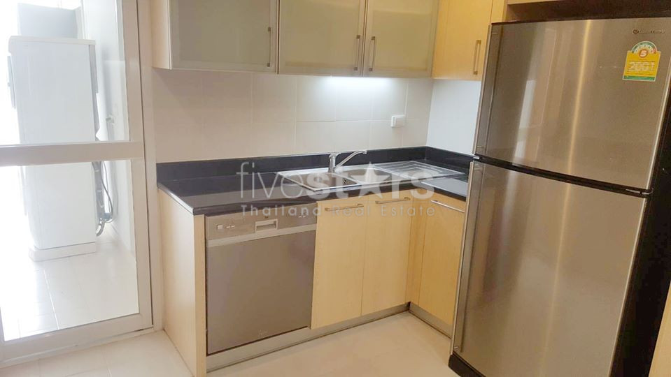 Pet friendly 3 bedrooms apartment for rent close to Phrom Phong BTS Station, photo 10