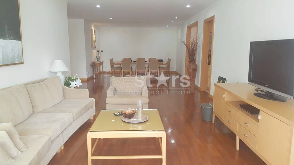 Pet friendly 3 bedrooms apartment for rent close to Phrom Phong BTS Station, photo 2