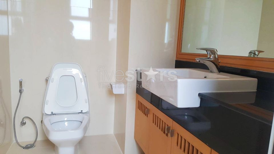 Pet friendly 3 bedrooms apartment for rent close to Phrom Phong BTS Station, photo 13