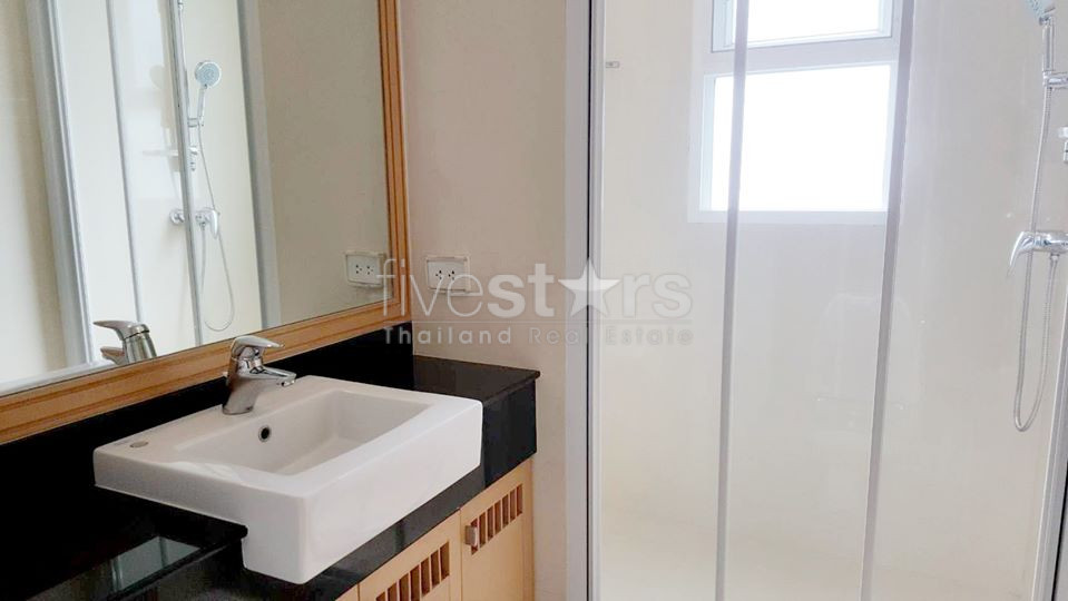Pet friendly 3 bedrooms apartment for rent close to Phrom Phong BTS Station, photo 14